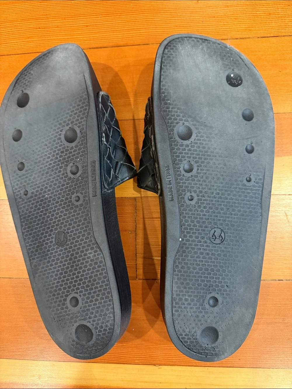 Bruno Magli design sporty